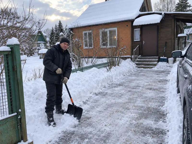 Безопасный проход к дому после